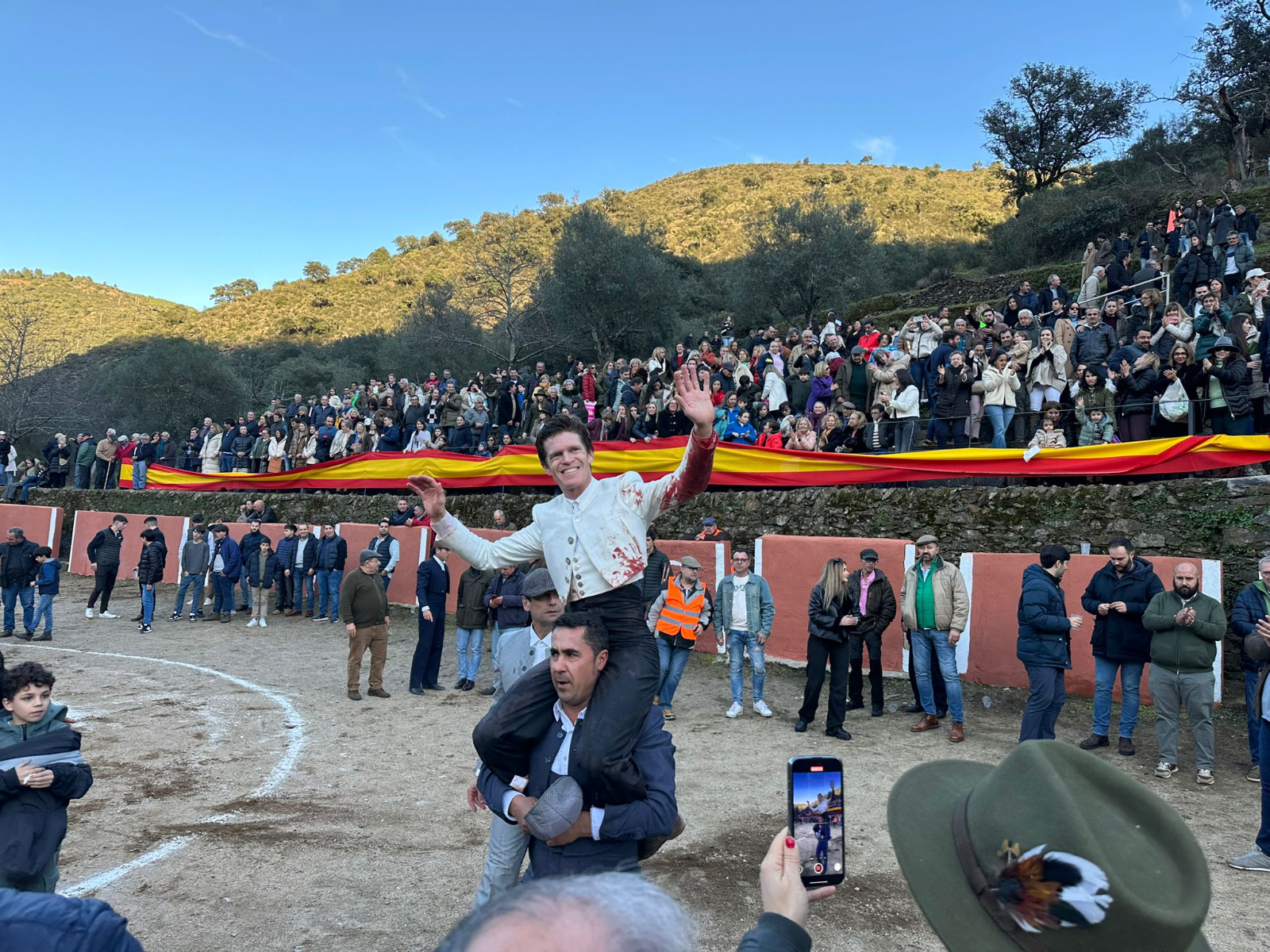 Borja Jiménez triunfa en Valero en el arranque de temporada