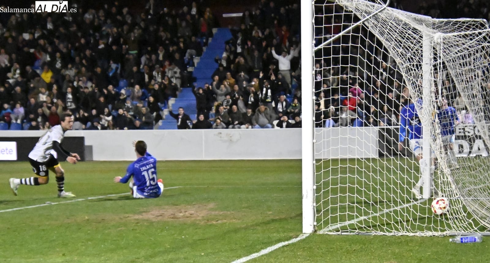 FOTOS Y VÍDEO | Remontada de Unionistas en pleno San Valentín para enamorarse del playoff (2-1)