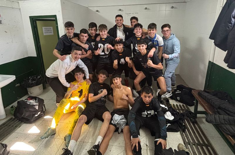 El Cadete A del Alba de Tormes CF: crecimiento y compromiso en una temporada de aprendizaje y superación