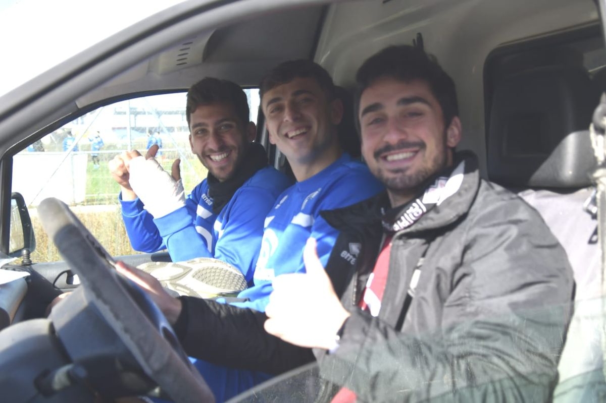 Iván Moreno, Imanol Baz y Álvaro Gómez, tocados en un entrenamiento de Unionistas con las miradas puestas en Llácer (FOTOS)