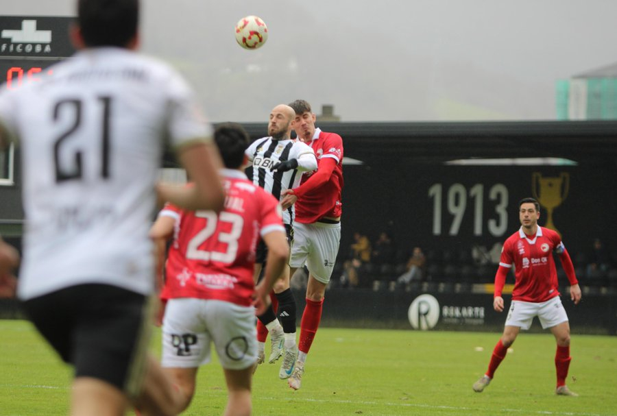 VÍDEO | Descalabro de Unionistas en Irún con uno menos para alejarse a 6 puntos del playoff (3-2)