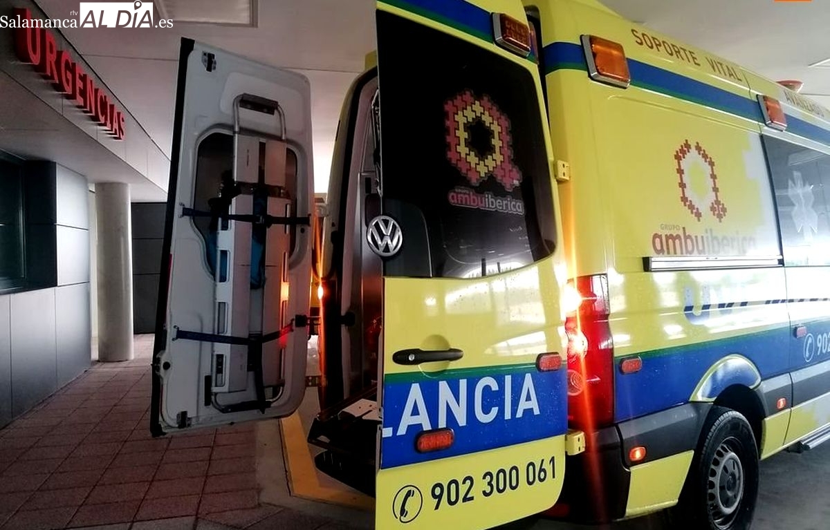 Un herido tras el vuelco de su coche al chocar con otro en Carrascal de Barregas