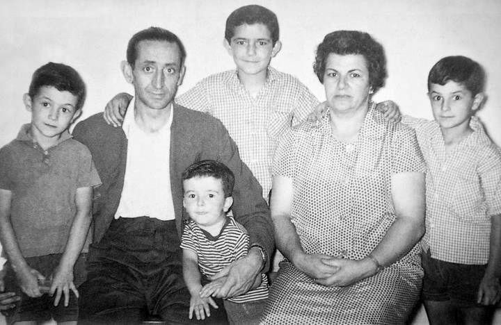 La infatigable Clara Salazar y su histórica tienda de repuestos