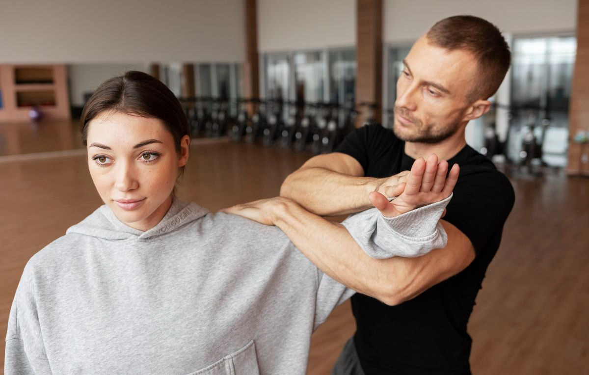 Talleres gratuitos de defensa personal, pádel, cocina... y más actividades para jóvenes en Salamanca