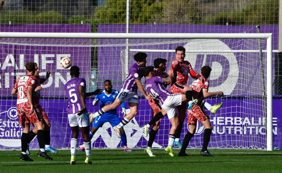Debacle y manita en contra del CD Guijuelo en Valladolid (5-1)
