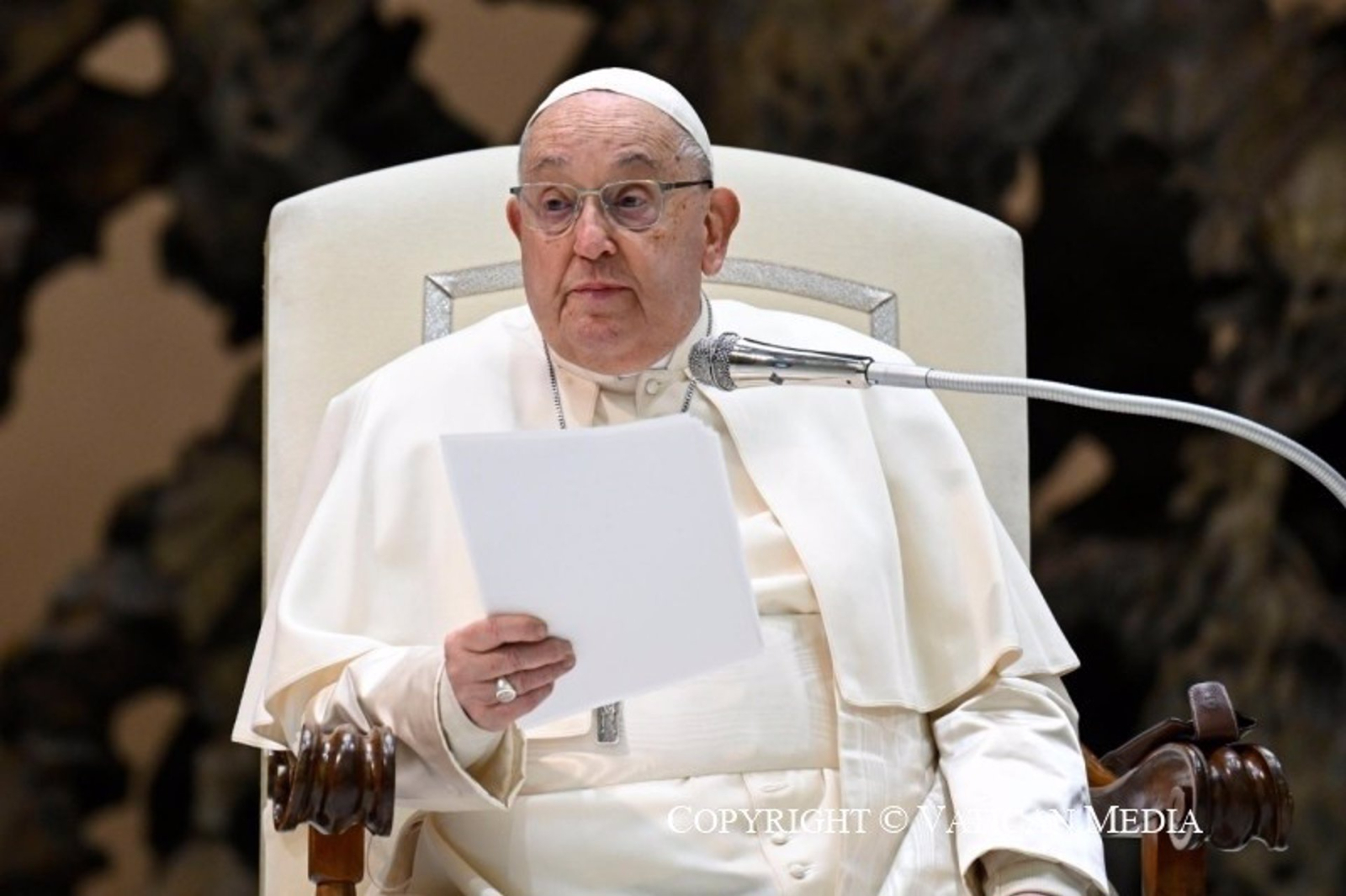 El Papa Francisco ha sufrido una crisis asmática y ha necesitado una transfusión de sangre
