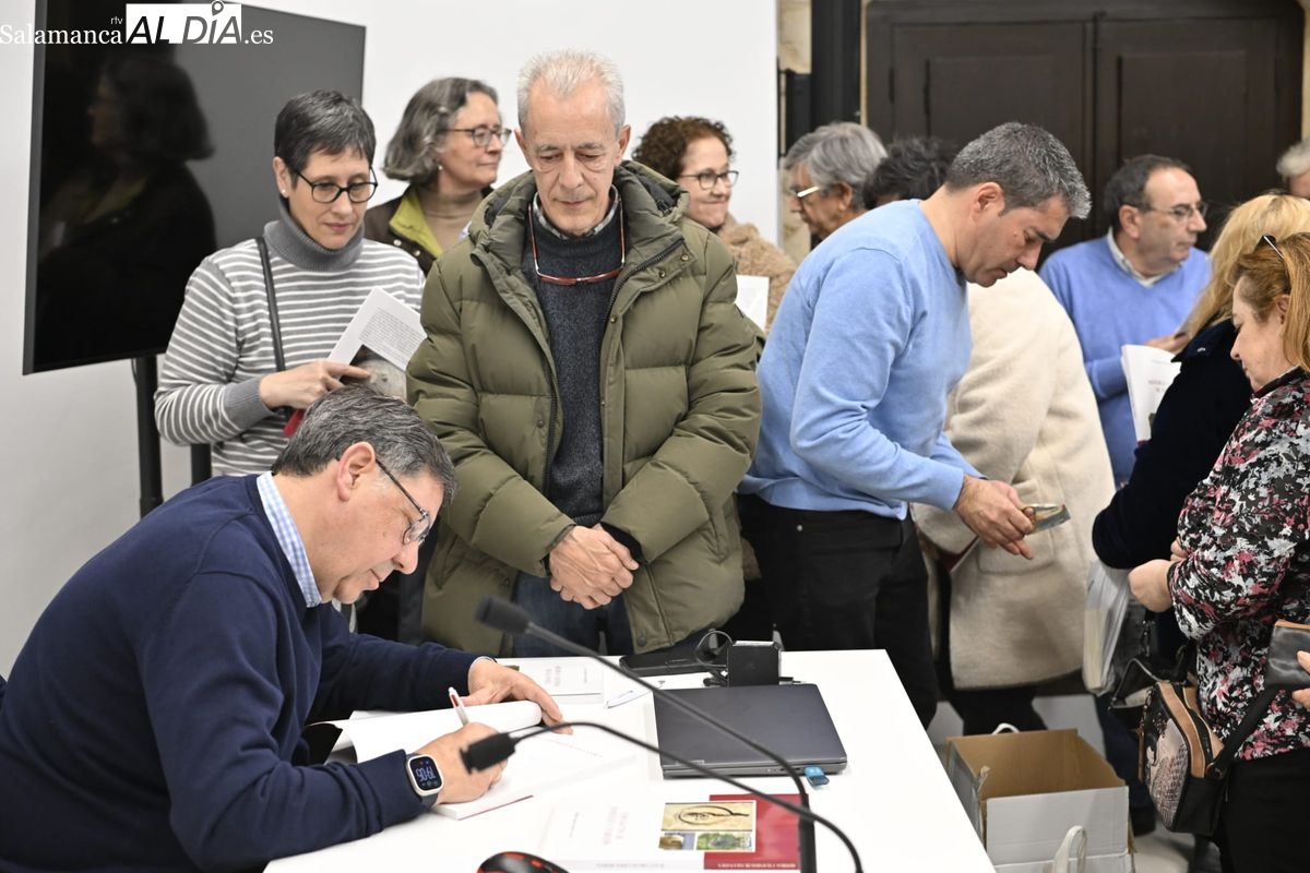 FOTOS | Salamanca se rinde al misterio con la presentación de ‘Historias y Leyendas de Salamanca’