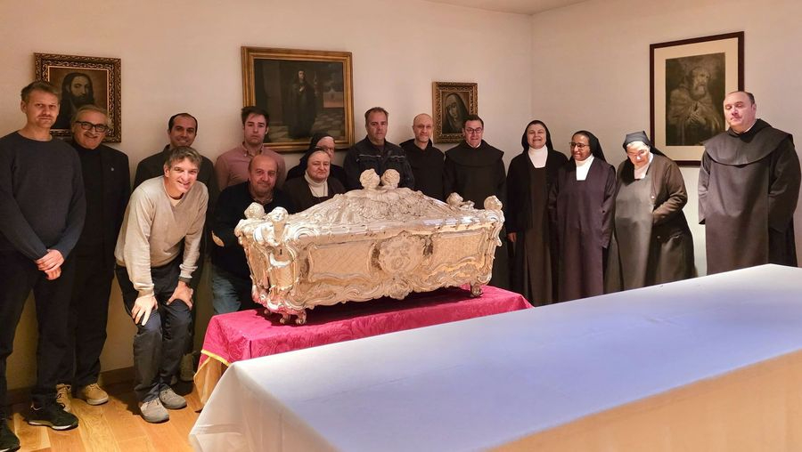 El cuerpo de Santa Teresa se traslada a la capilla del Monasterio de la Anunciación