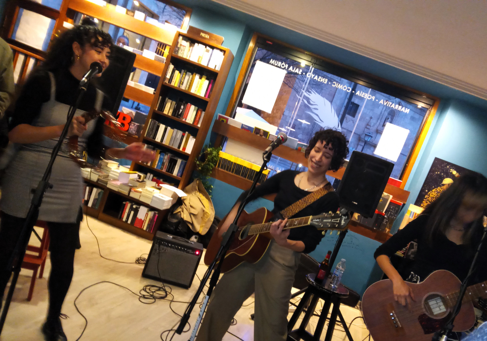 La librería Letras Corsarias celebra su décimo aniversario con un concierto del grupo punk Estrogenuinas