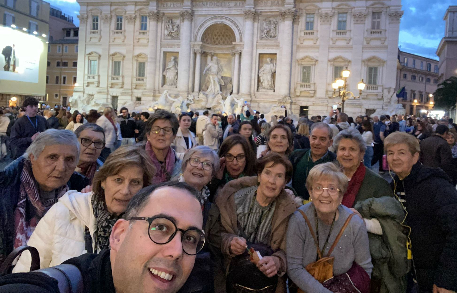 Los peregrinos de la Diócesis Civitatense cruzan la Puerta Santa de la Basílica de San Pedro