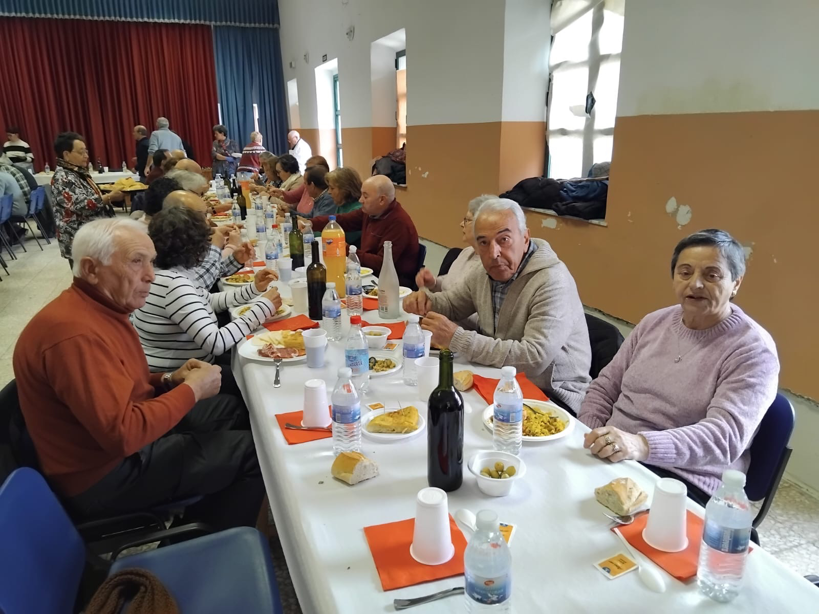 Más de 130 personas se reúnen en Cantalpino para celebrar el Día del Padre gracias a la asociación de mayores