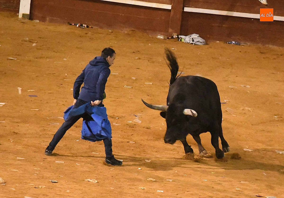Perezoso y Optimista protagonizan con sus imponentes cornamentas los primeros momentos con toros