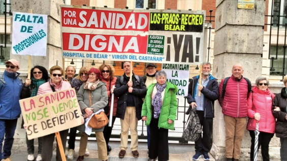 La sanidad no se vende, se defiende: vecinos de Béjar y comarca protestan por la situación que sufre su hospital y centro de salud