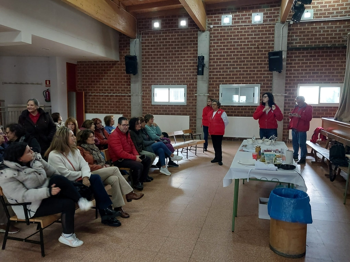 Éxito de la charla sobre legumbres organizada por Cruz Roja Vitigudino en El Cubo de Don Sancho