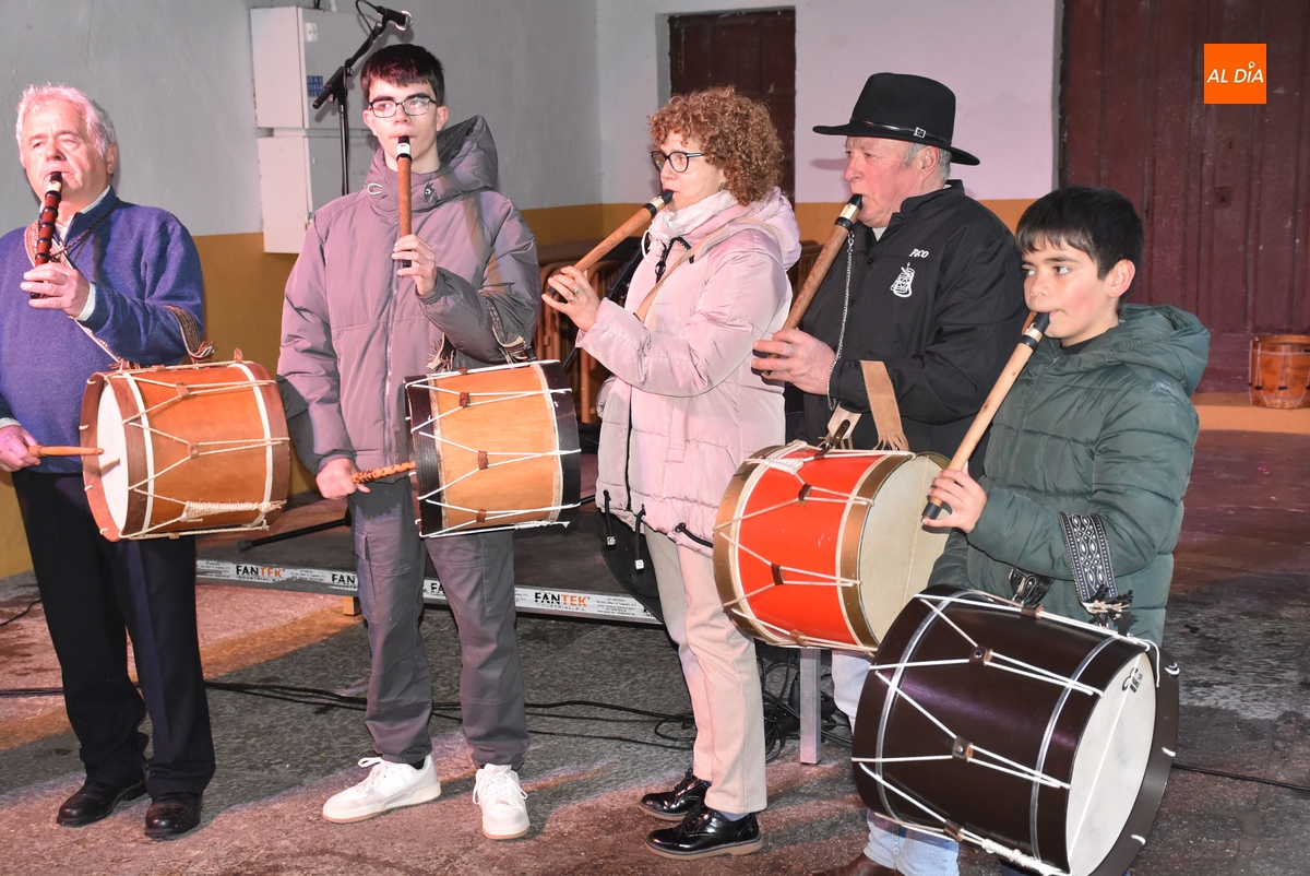 El novedoso Encuentro de Tamborileros pone el broche a la Feria de Botijeros