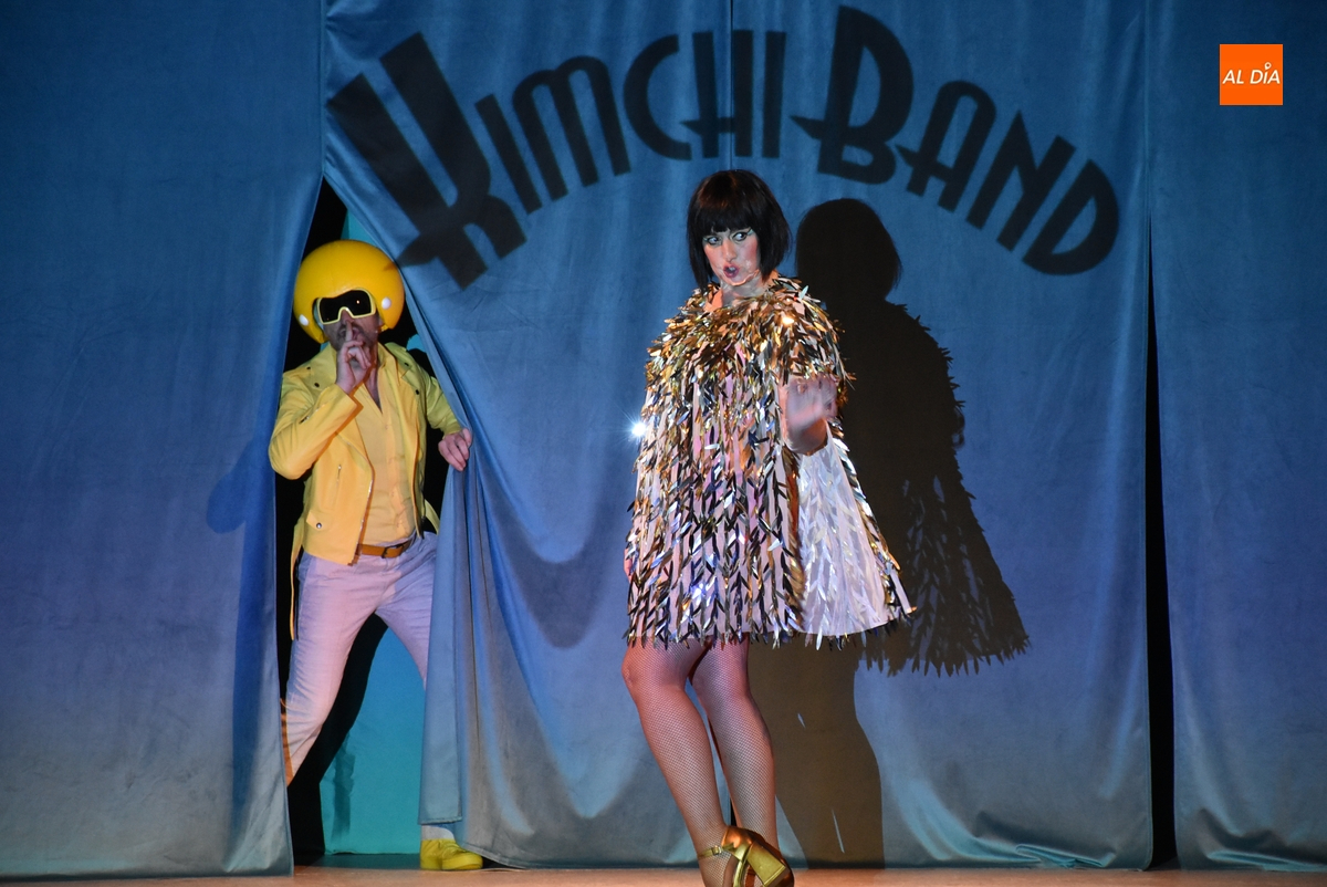 El divertido viaje de Los Absurdos Teatro al ‘Paralelo 38’ abre el semestre escénico en Miróbriga