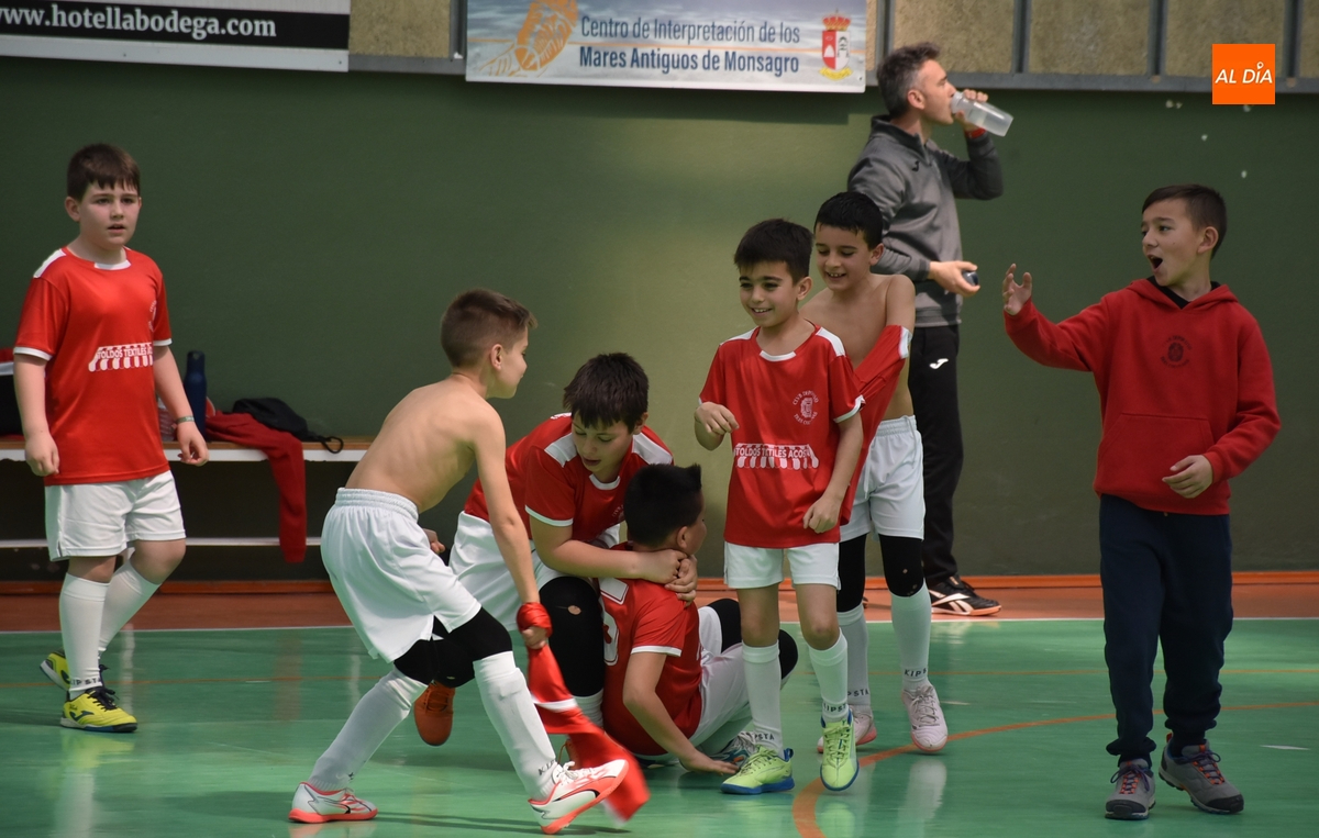 El Benjamín A del III Columnas se corona campeón de los Juegos Escolares