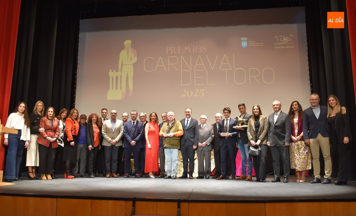 El Carnaval estrena broche con la Gala de entrega de los primeros Premios del evento