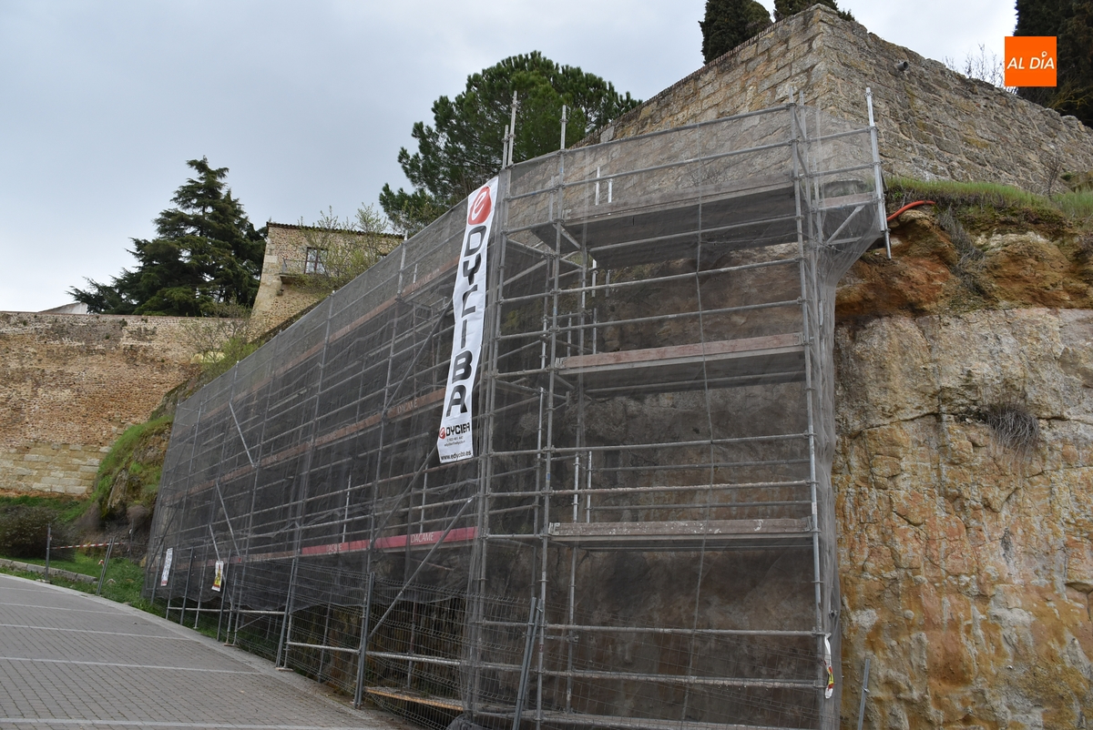 Turno para la largamente reivindicada consolidación del escarpe del Parador