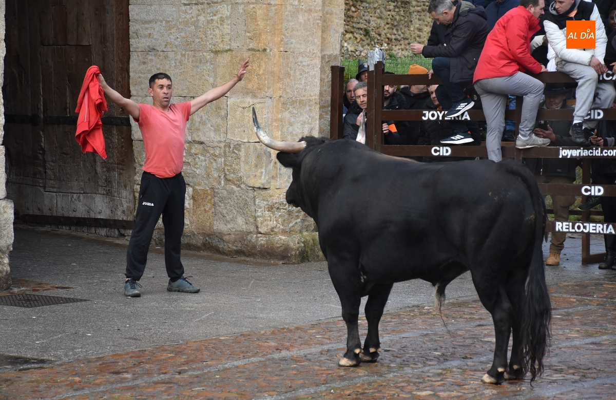 Poeta ofrece una gran apertura del Martes con querencia por el Registro