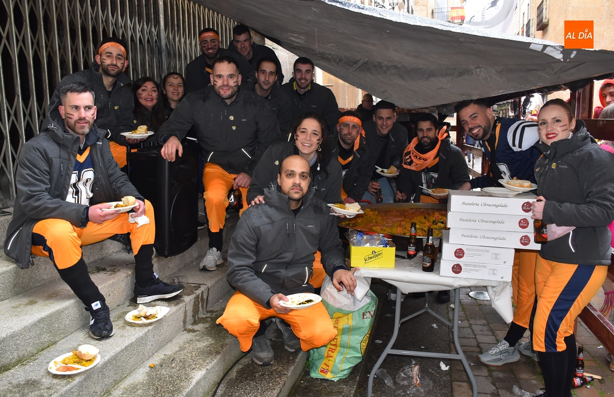 Los Desperdigaos festejan sus 15 años en una jornada marcada por los disfraces entre los mirobrigenses