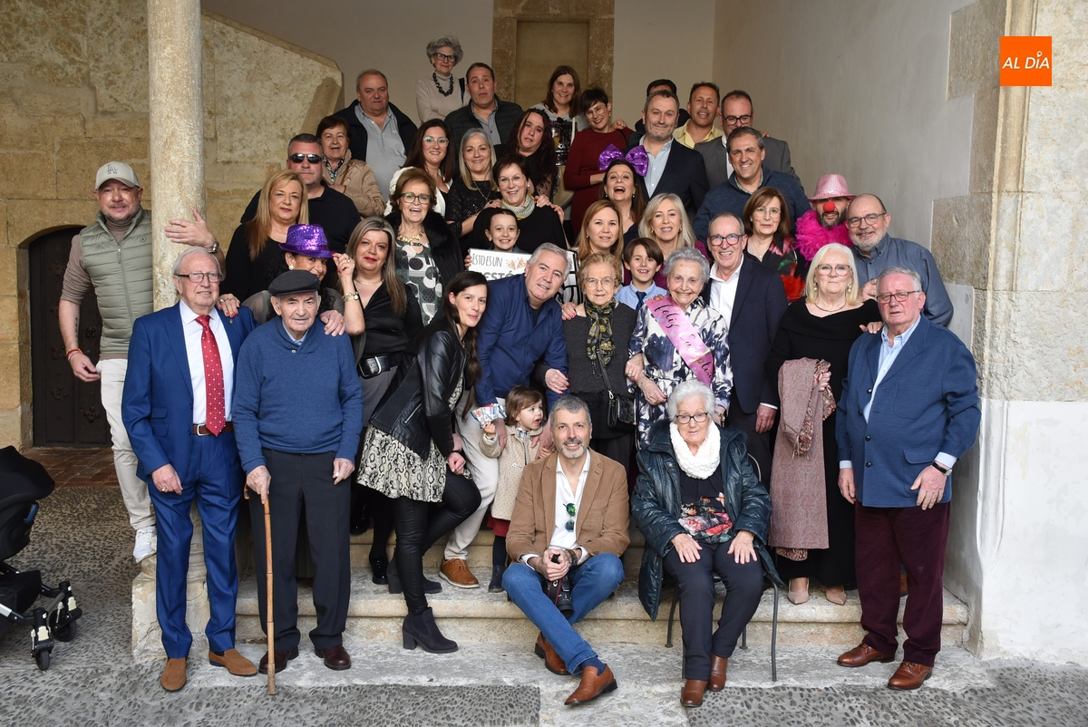 Matilde Castilla recibe una fiesta sorpresa por su inminente 90 cumpleaños