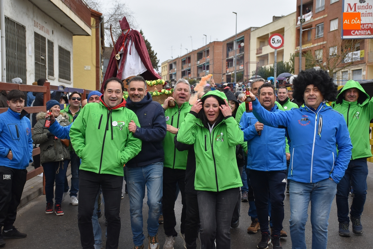 La Polémika y La Gresca procesionan a San Pedrín con un nuevo look