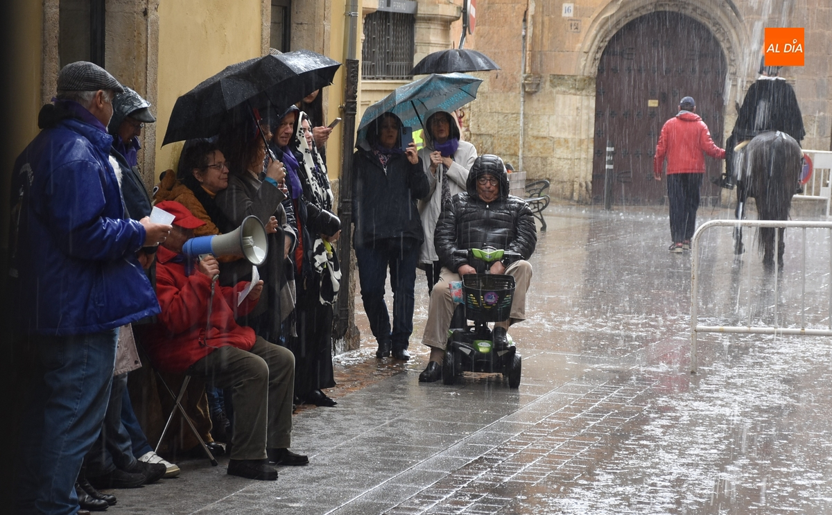 Los Amigos del Alguacilillo se citan bajo el aguacero para el Carnaval 2026