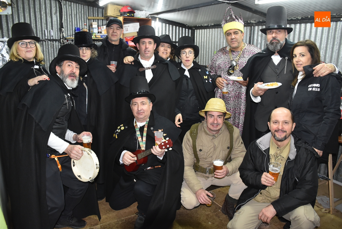 Las Peñas de la Plazuela reparten 500 raciones de patatas menéas