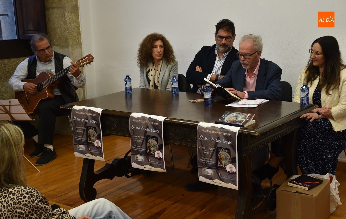 Millán Cruz presenta con compañía musical su primer poemario