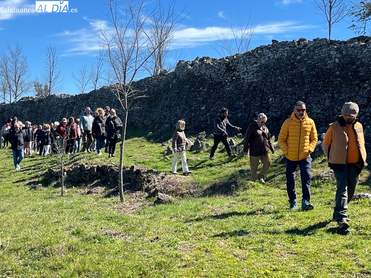 El castro vetón de Yecla de Yeltes despierta el interés de decenas de turistas cada fin de semana