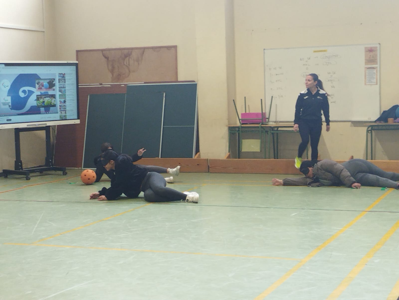 60 jóvenes de Santa Marta de Tormes participan en una jornada de goalball 