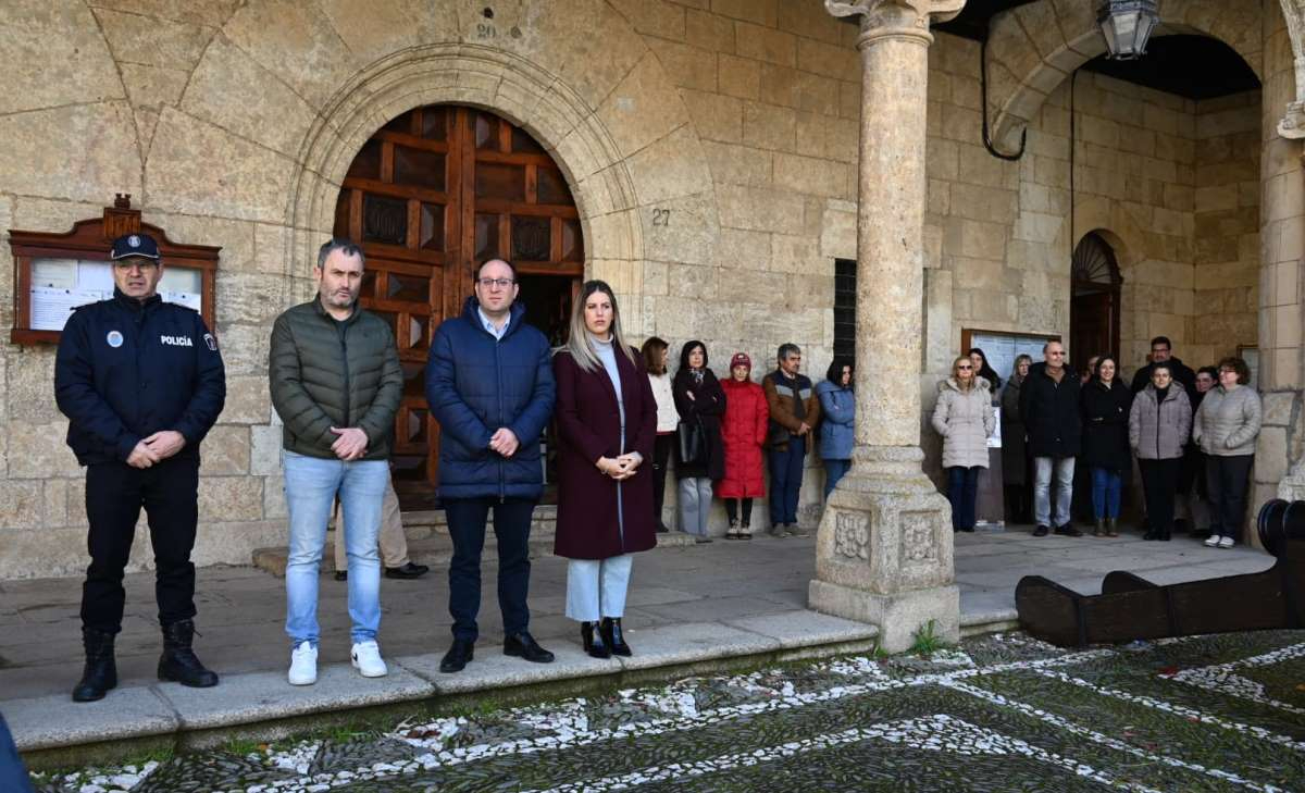 Guardado un minuto de silencio por la mujer asesinada en Burgos