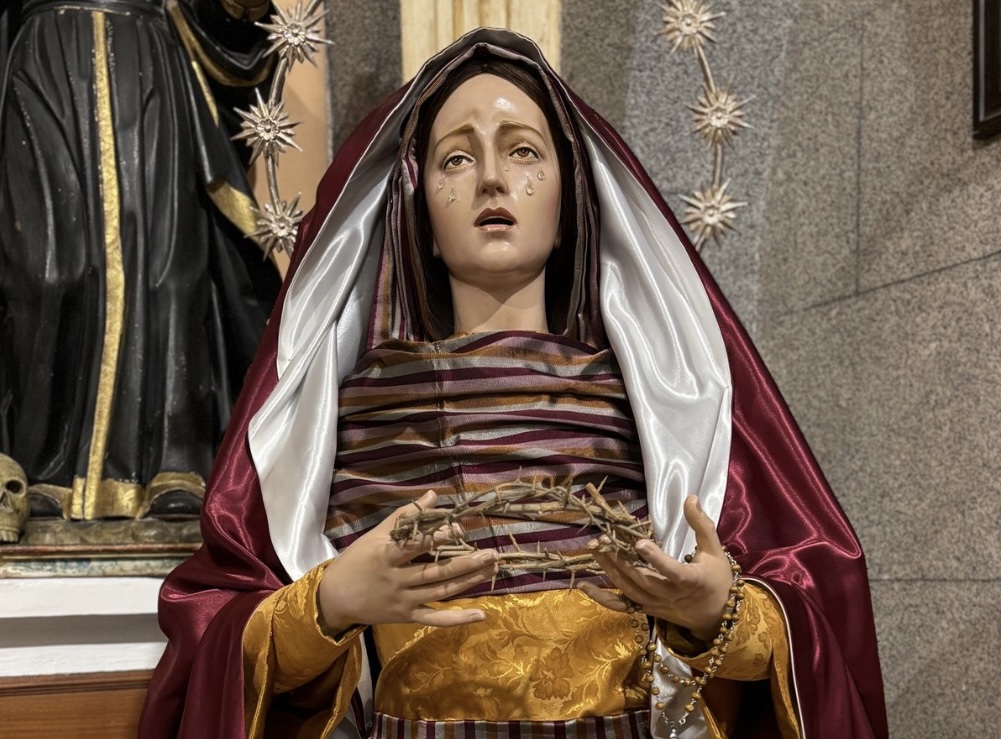 Nuestra Señora de las Lágrimas recibe a cofrades y devotos vestida de hebrea para anunciar la Cuaresma