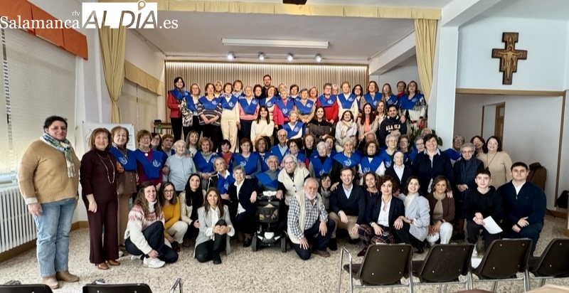 Lágrimas, abrazos y recuerdos en el gran encuentro de antiguos alumnos del Colegio La Encarnación