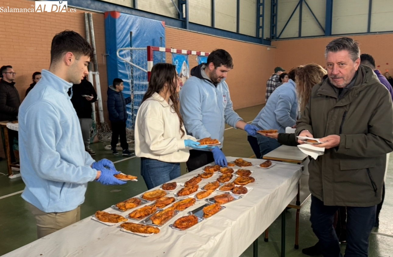 La gran Torrijada Solidaria de la Vera Cruz recauda más de 2.500 euros para el arreglo de la Ermita de San Luis