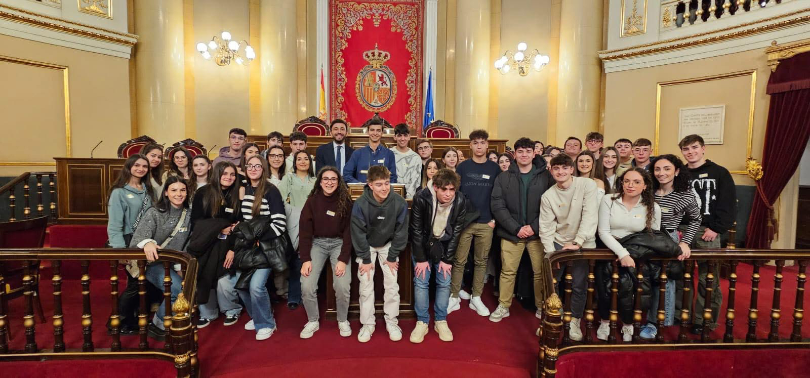 Alumnos del IES Germán Sánchez Ruiperez y el IES Senara visitan el Senado de la mano de Fran Díaz