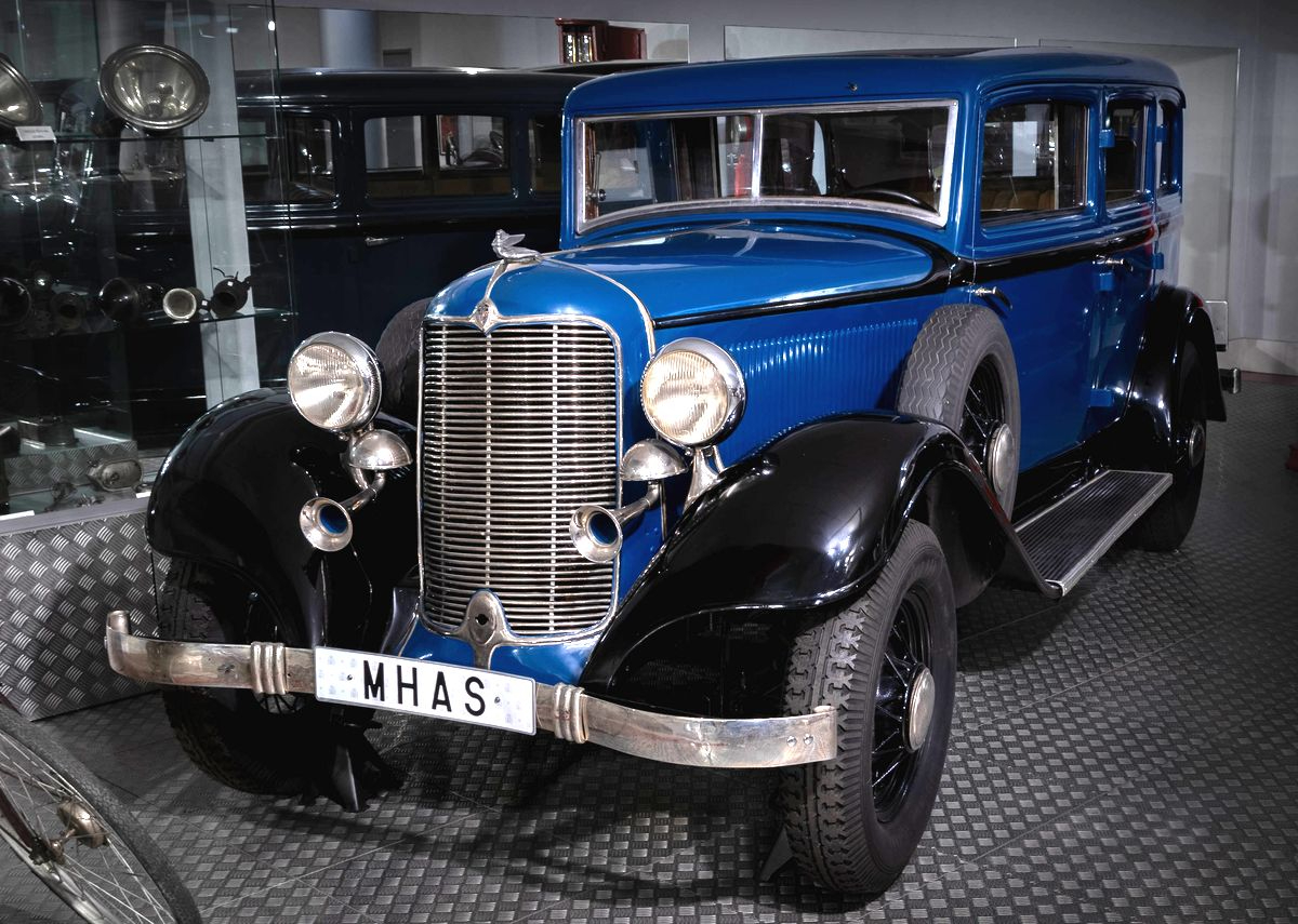 El coche americano que homenajea a un explorador español y fue taxi en la Sierra de Béjar