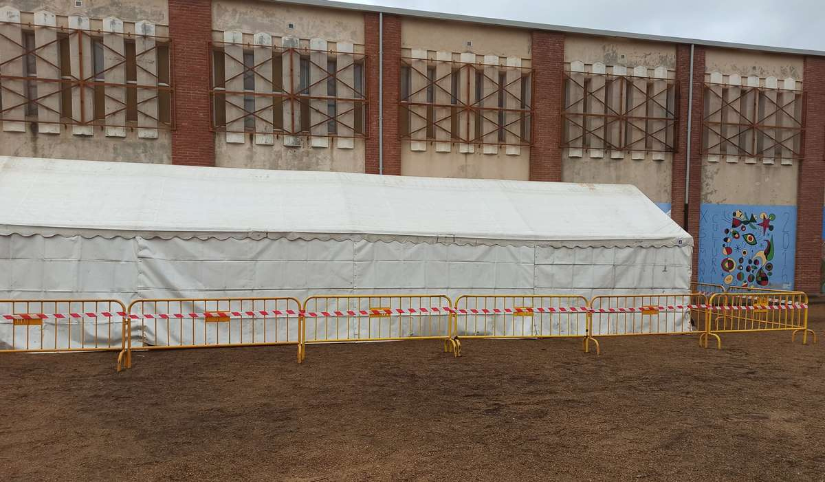 Malestar por los efectos del Carnaval en el patio del Colegio San Francisco