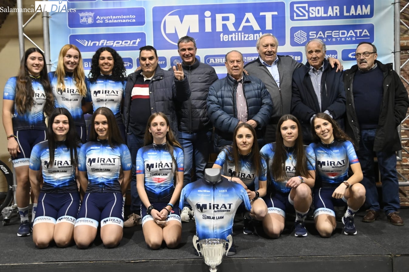 Exitosa presentación de los equipos ciclistas del Mirat Team con la ilusión por bandera (GALERÍA DE FOTOS)