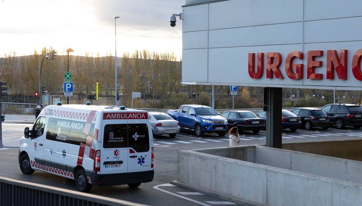 En estado grave e ingresado en el Hospital tras ser apuñalado en el centro de Salamanca