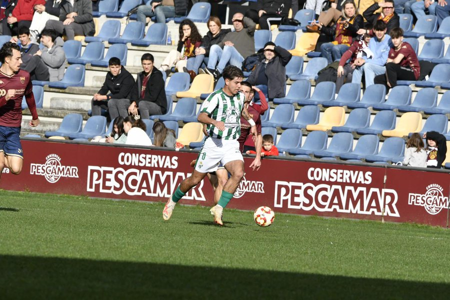 El CD Guijuelo cae con el líder Pontevedra (1-0)