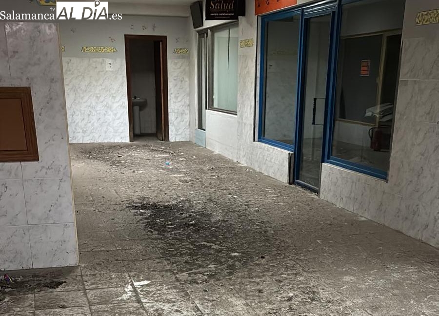 ‘Pedimos al Ayuntamiento obras urgentes para salvar nuestros locales’