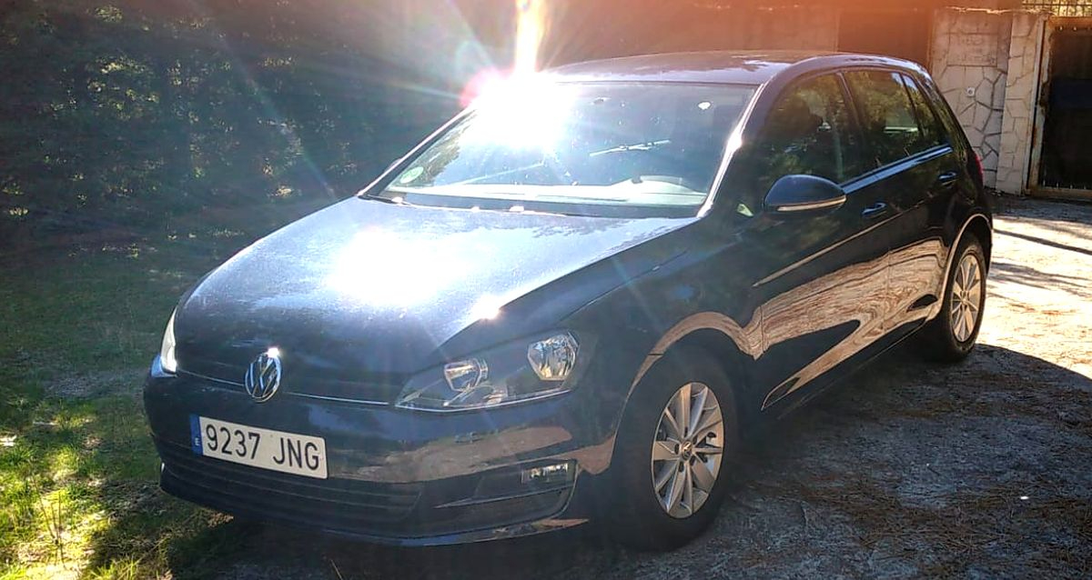 Aparece con quemaduras y arañazos el coche robado hace unos días en Puente Ladrillo
