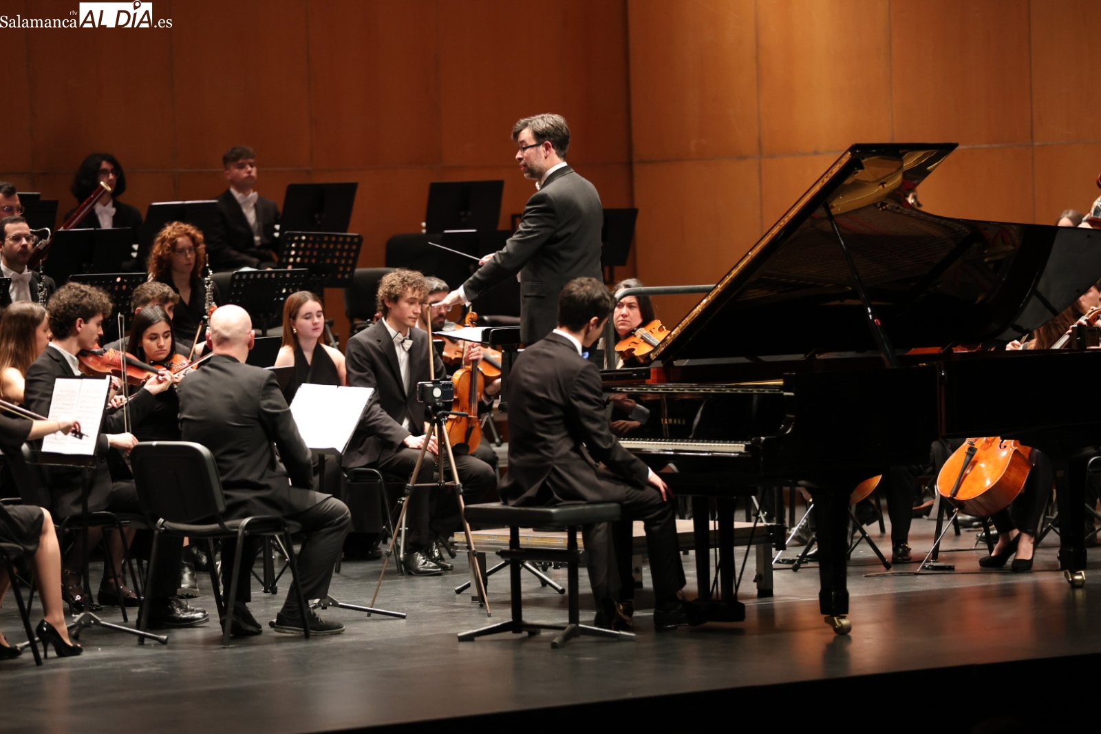 FOTOS y VÍDEO | El CAEM acoge el estreno de la marcha Dulcis Porta Caeli 