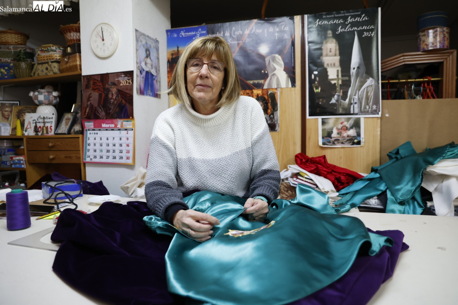 Cristina Domínguez: el arte de vestir la Semana Santa de Salamanca con pasión y devoción