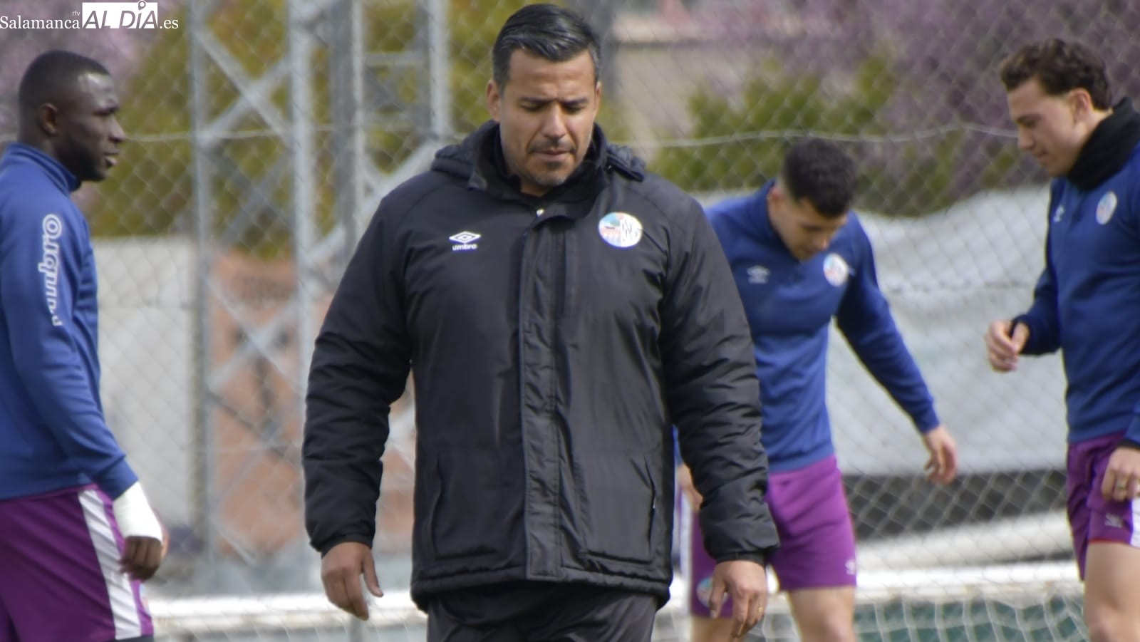 Dueñas siembra la duda de si se juega el Ávila - Salamanca UDS y habla del desplazamiento de la afición: Si no lo quieren hacer, respeto