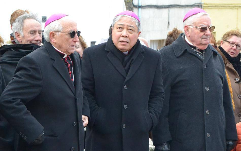 Trasladado a Bruselas Bernardito Auza, el Nuncio que hizo caso omiso al deseo de la Diócesis