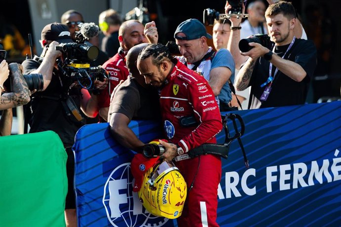Hamilton ya gana con Ferrari en la sprint y Piastri sorprende con la pole en el GP de China