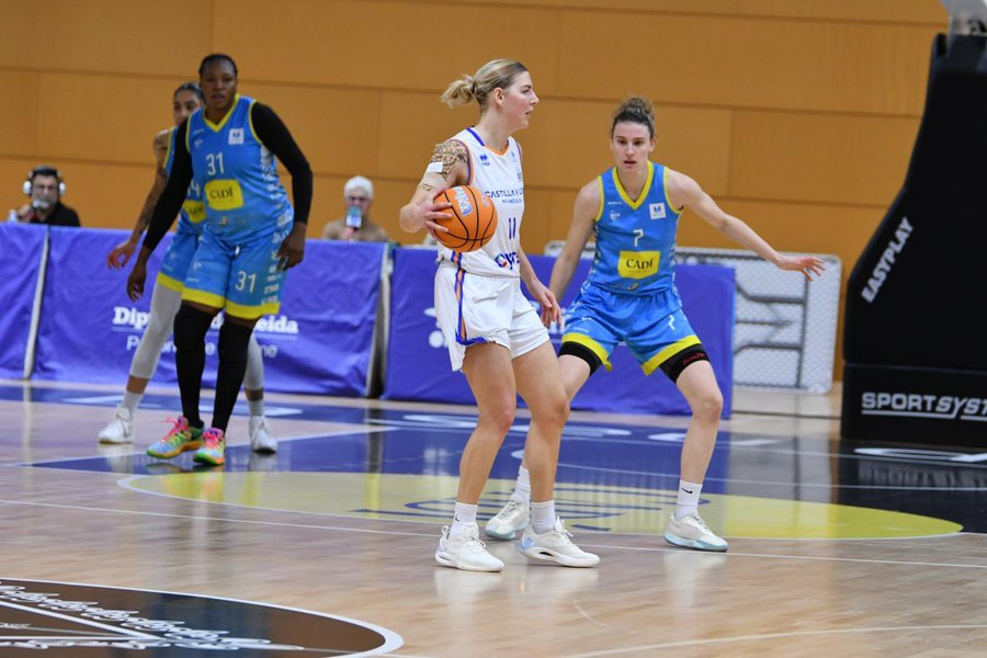 El Perfumerías Avenida se salva de la quema a última hora en La Seu y quiere amenazar el primer puesto del Valencia Basket (63-69)
